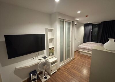 Infiniti Condo Room