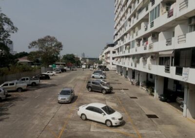 Pattaya Plaza Condotel Parking