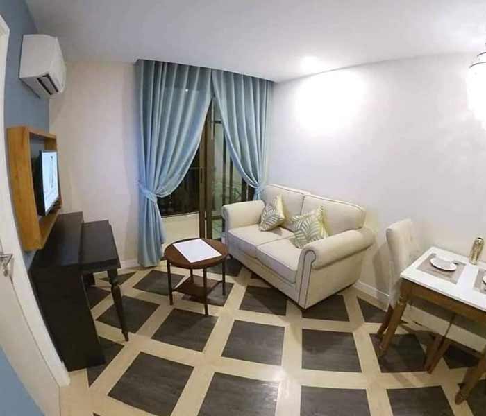 Espana Condo Resort (1BR6F) Living