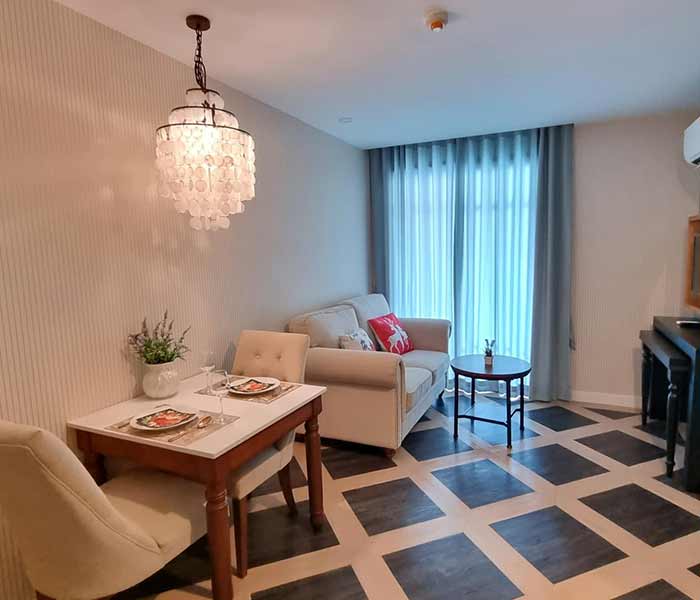 Espana Condo Resort (1BR6FKP) Living