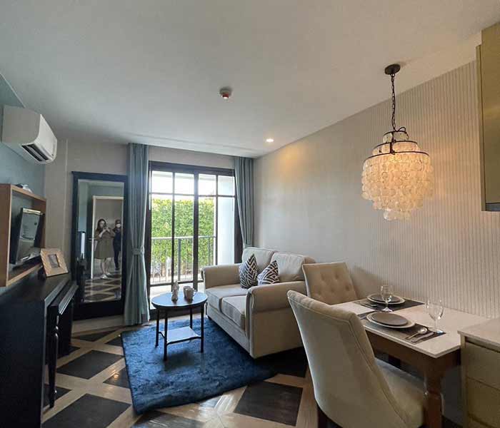 Espana Condo Resort (E113) Living